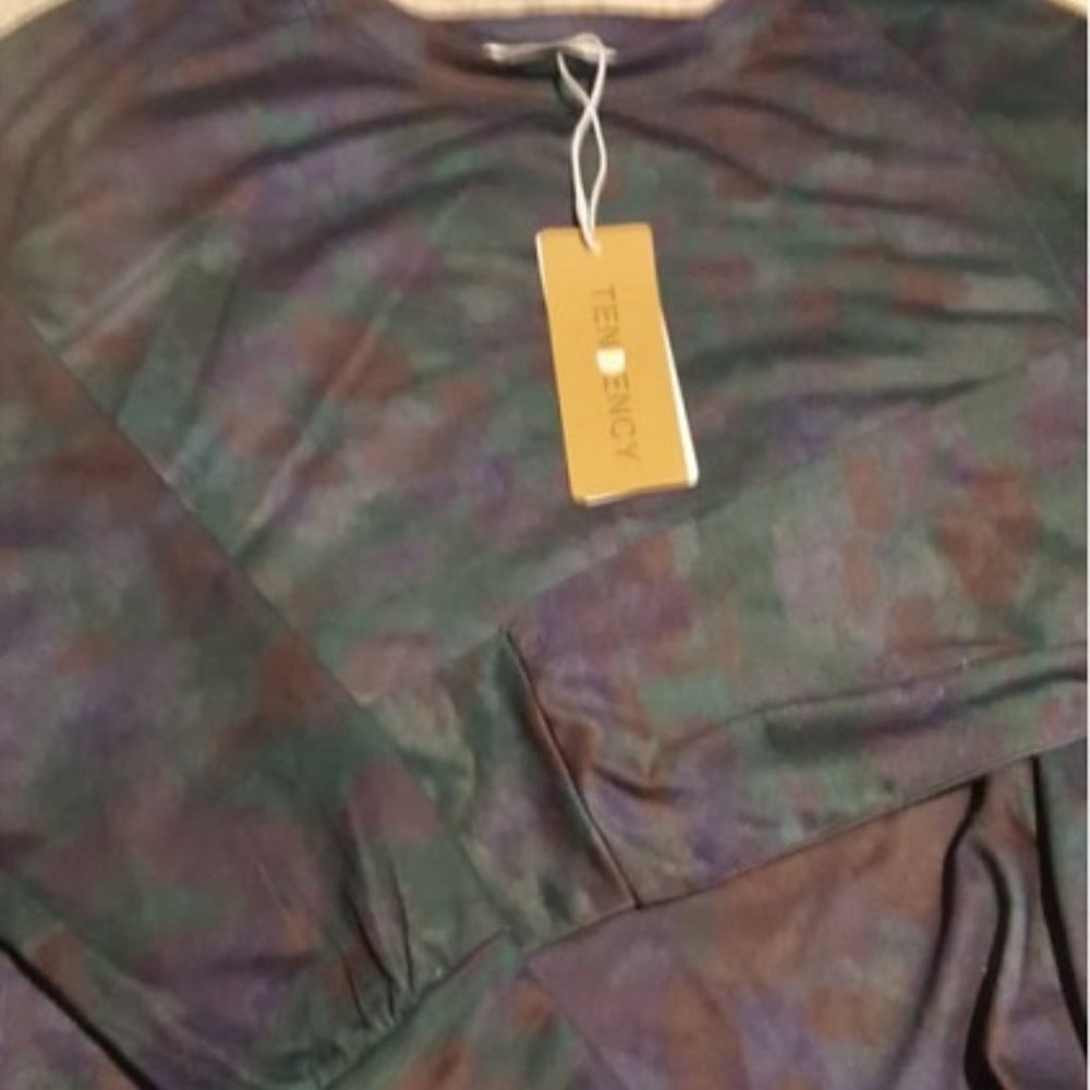 New Camo shirt with tags L